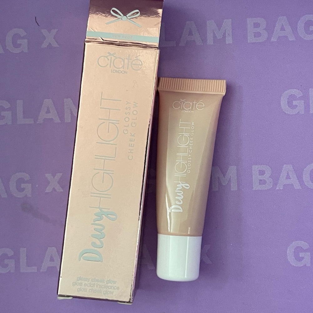 DEWY HIGHLIGHT GLOSSY CHEEK GLOW
